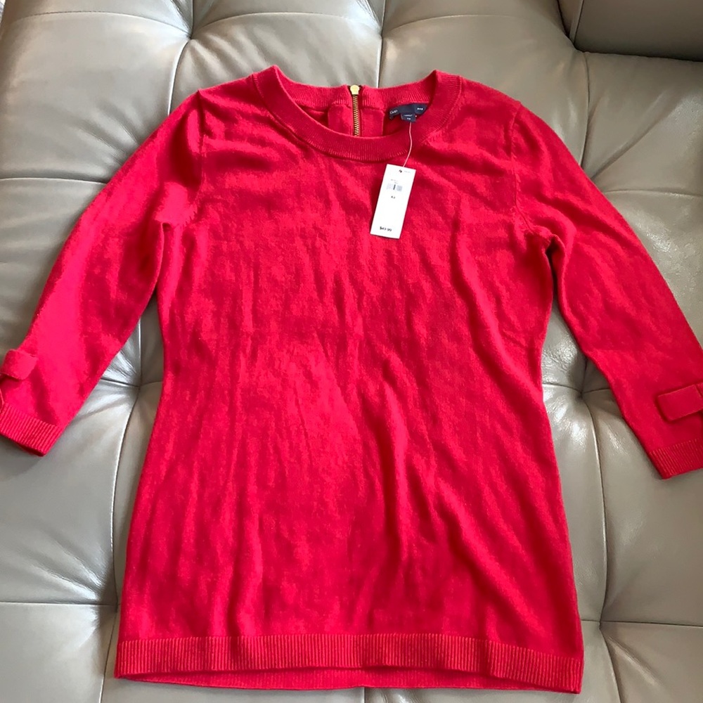 Gap sweater